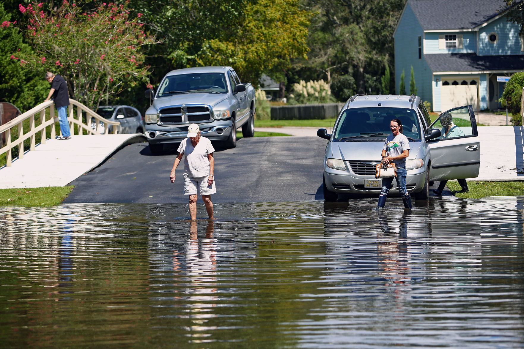 What to do: Neighbors flooded 28 What to do: Neighbors flooded 23